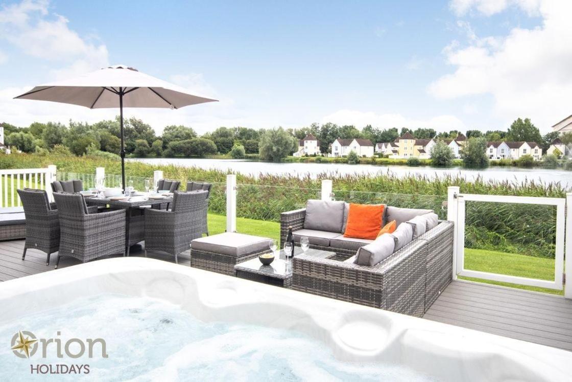 Windrush Lake 65, Sunset Lodge - P South Cerney Luaran gambar